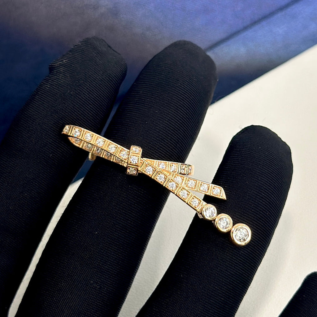 Chanel Ruban Diamonds 18K Gold Ring product image 7, provided for visual reference and product detail review
