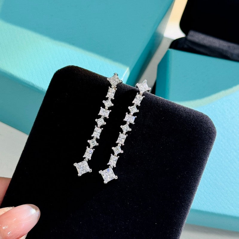 Tiffany Diamond 18K Gold Earrings product image 7, provided for visual reference and product detail review