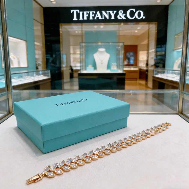 Tiffany Return to Crystal 18K Rose Gold Bracelet product image 6, provided for visual reference and product detail review
