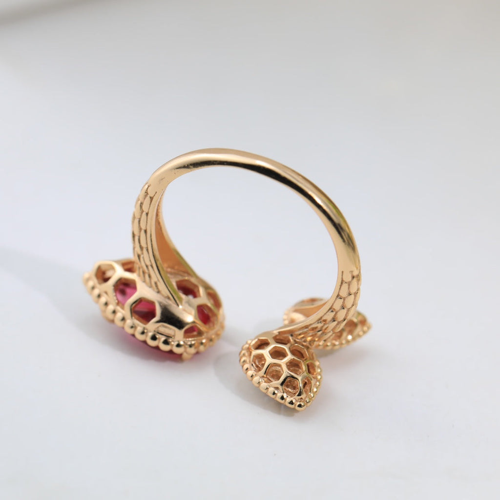 Serpent Boh ̈ ̈me Diamonds 18K Gold Ring product image 25, provided for visual reference and product detail review