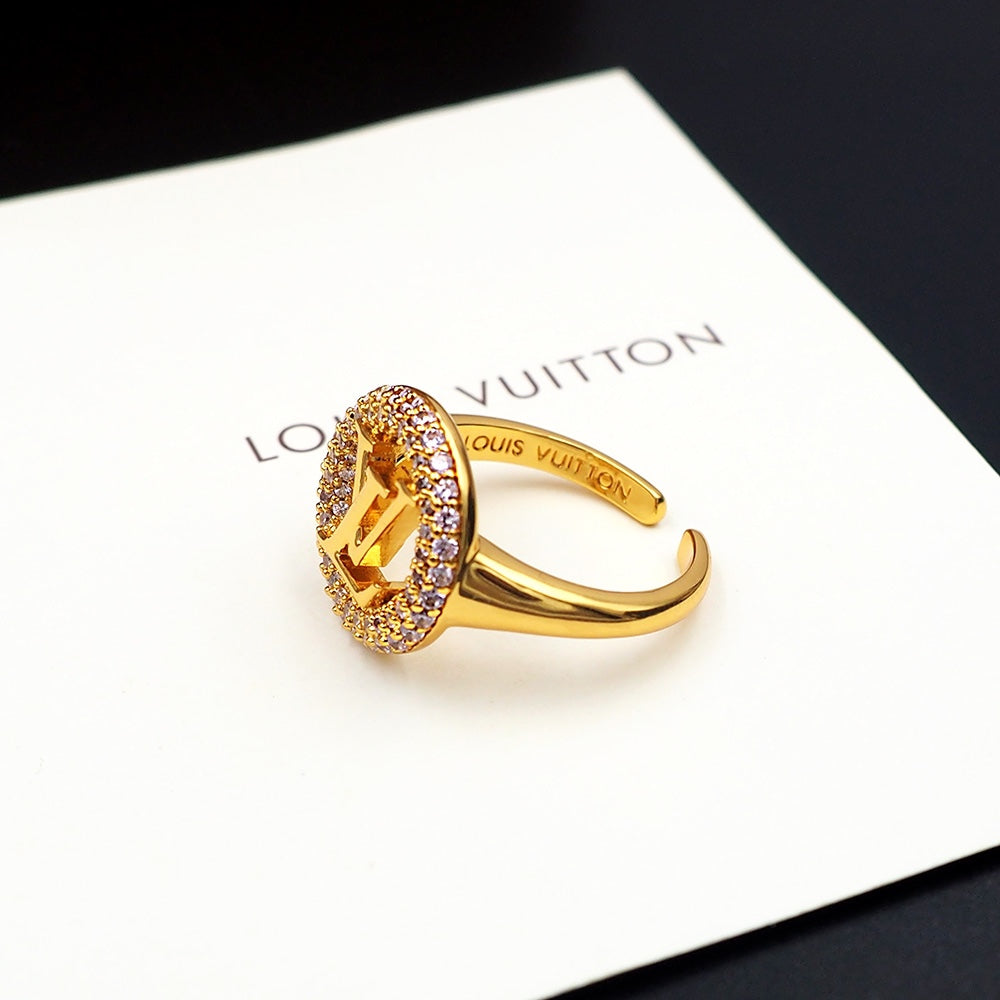 Louis Vuitton Louise Tresor 18K Gold Ring product image 4, provided for visual reference and product detail review