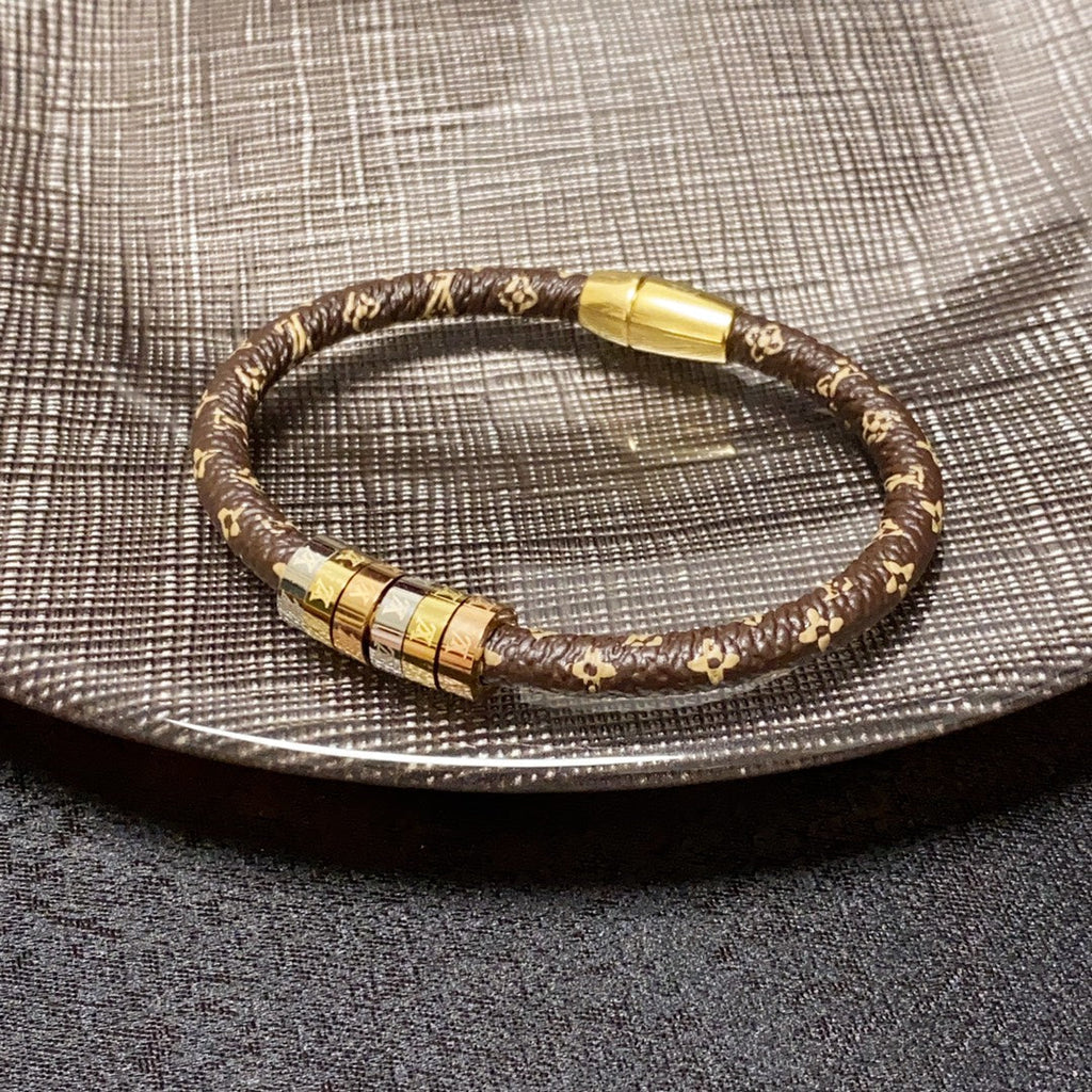 Louis Vuitton Monogram 18K Gold Bracelet product image 2, provided for visual reference and product detail review