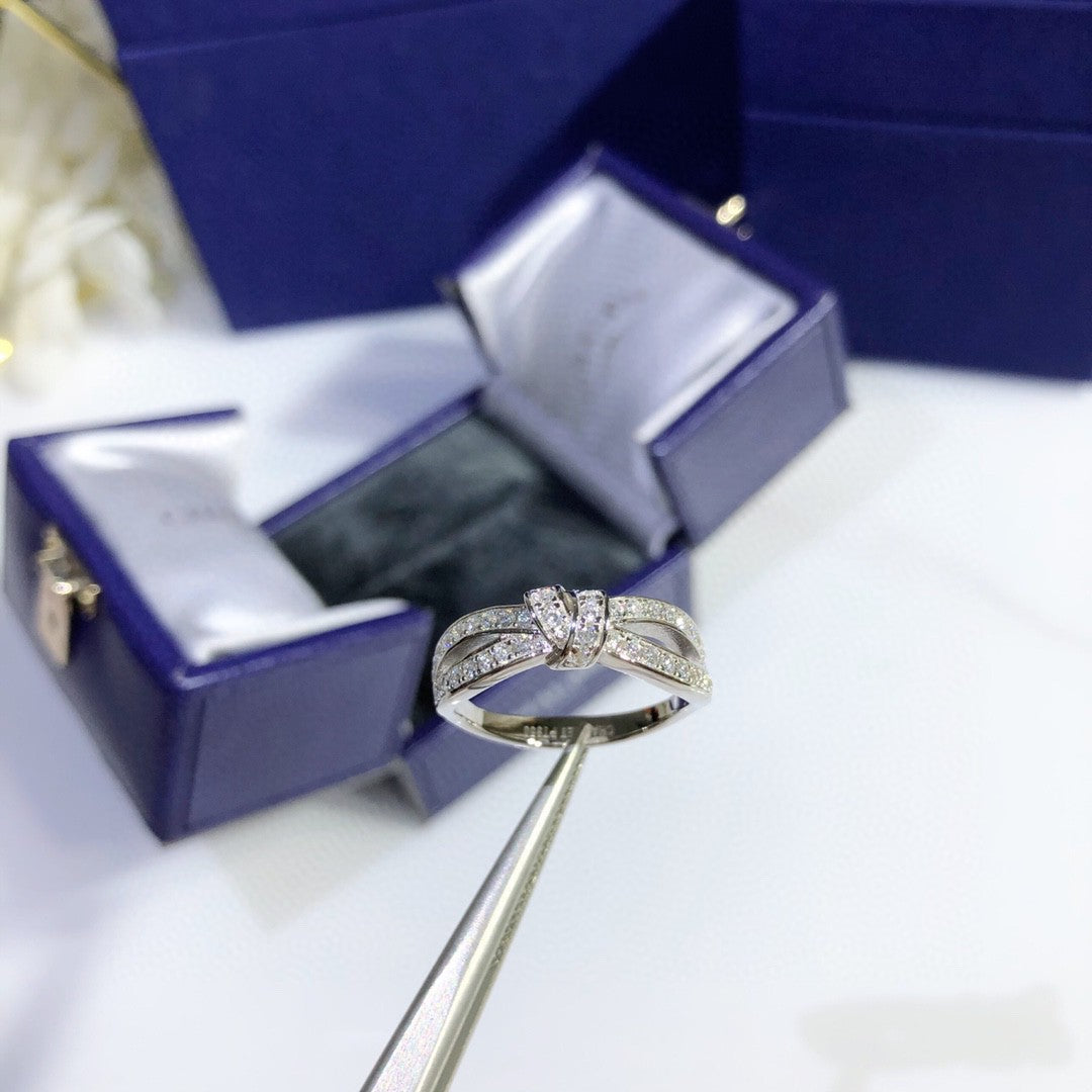 Diamond 18K Gold Ring product image 8, provided for visual reference and product detail review