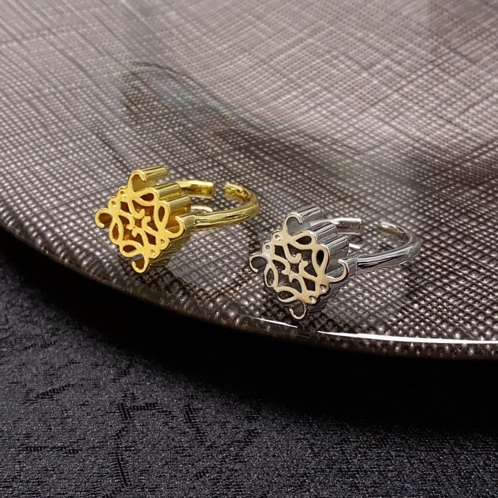 LOEWE Anagram Single Anagram 18K Gold Ring product image 11, provided for visual reference and product detail review