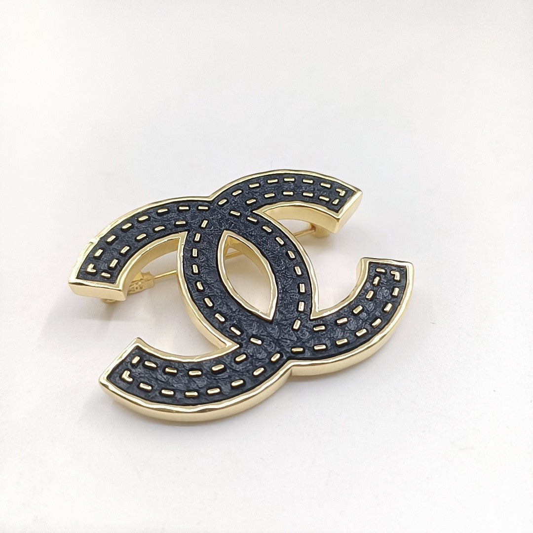 Chanel Black 18K Gold Brooch product image 7, provided for visual reference and product detail review
