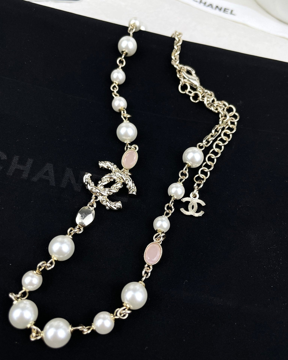 Chanel Pearls 18K Gold Necklace product image 7, provided for visual reference and product detail review