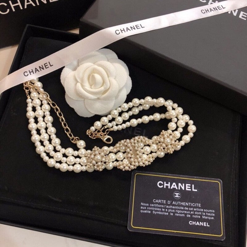 Chanel Pearl Choker 18K Gold Necklace product image 8, provided for visual reference and product detail review