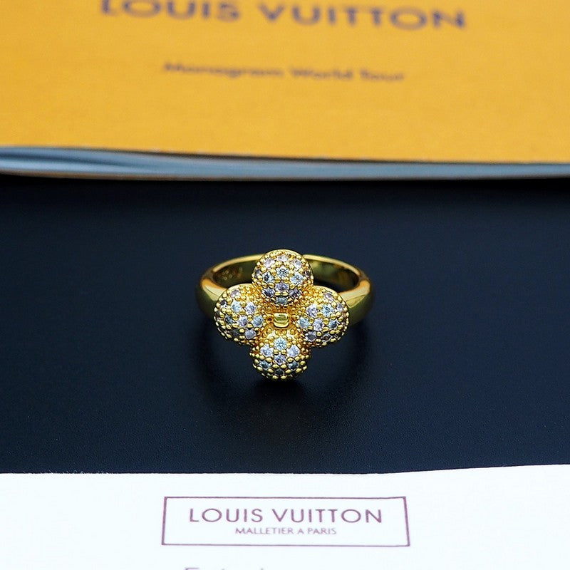 Louis Vuitton Louisa 18K Gold Ring product image 4, provided for visual reference and product detail review