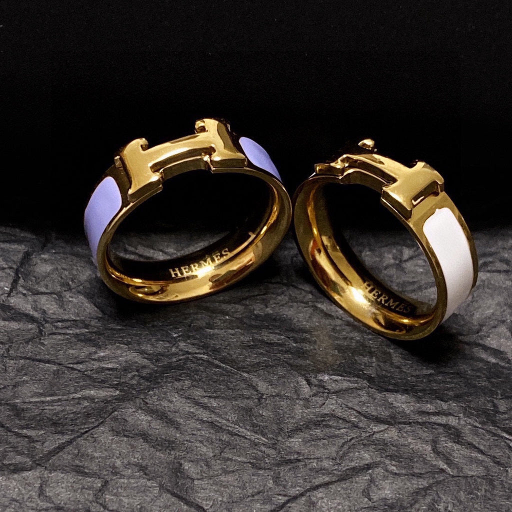 Hermes Vintage Clic 18K Gold Ring product image 8, provided for visual reference and product detail review