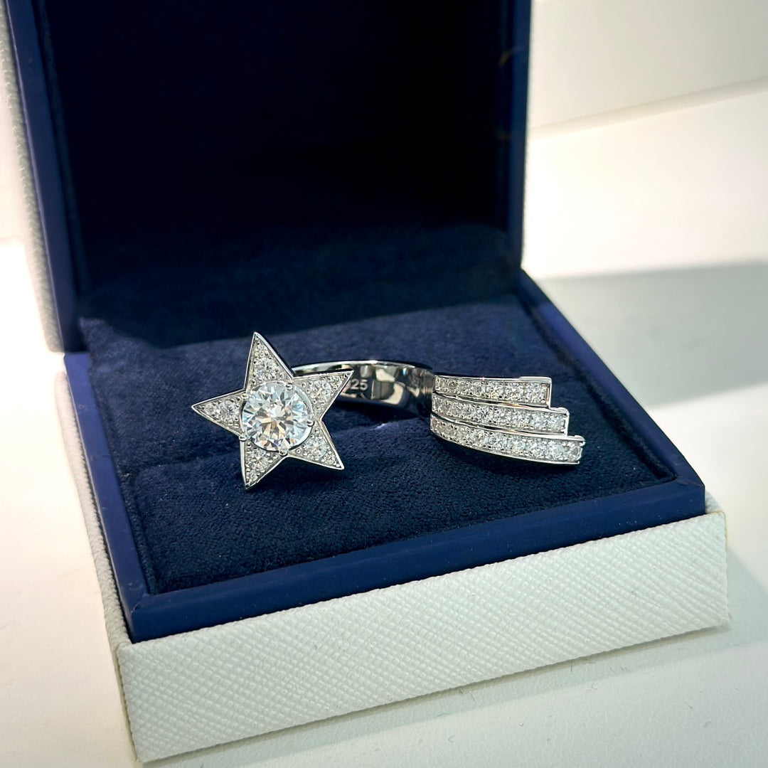 Chanel Comete Diamonds 18K Gold Ring product image 7, provided for visual reference and product detail review