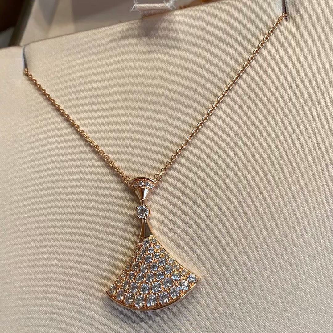 Bvlgari BVLGARI Dream Pave Diamond 18K Gold Necklace product image 10, provided for visual reference and product detail