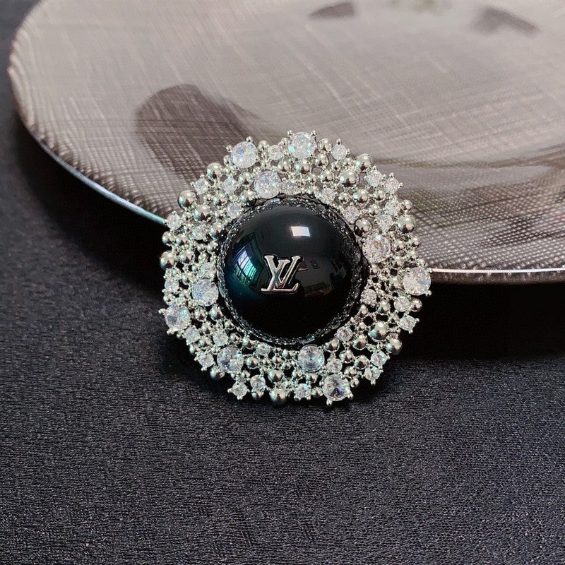 Louis Vuitton Black Ball 18K Gold Brooch product image 7, provided for visual reference and product detail review