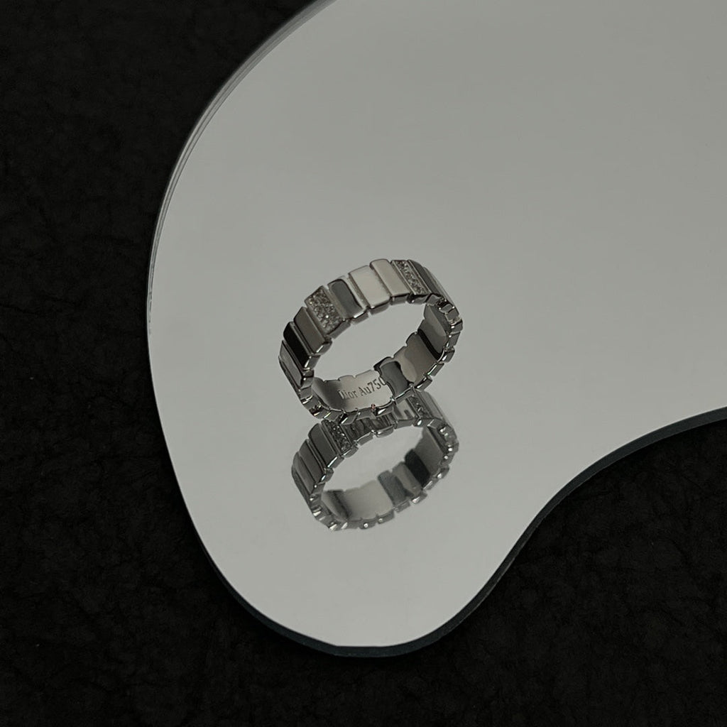 Dior Gem Diamond 18K Gold Ring product image 11, provided for visual reference and product detail review