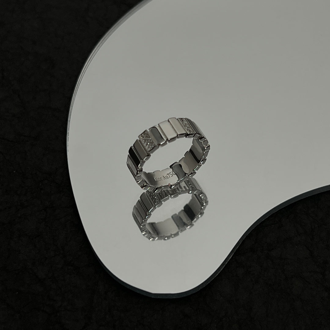 Dior Gem Diamond 18K Gold Ring product image 11, provided for visual reference and product detail review