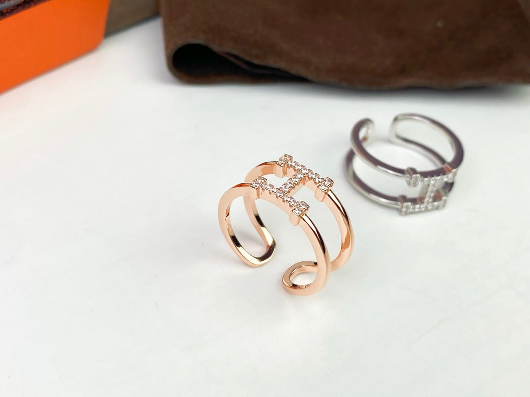 Hermes Ever Chaine D'ancre 18K Gold Ring product image 6, provided for visual reference and product detail review