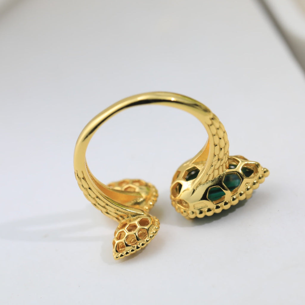 Serpent Boh ̈ ̈me Diamonds 18K Gold Ring product image 19, provided for visual reference and product detail review