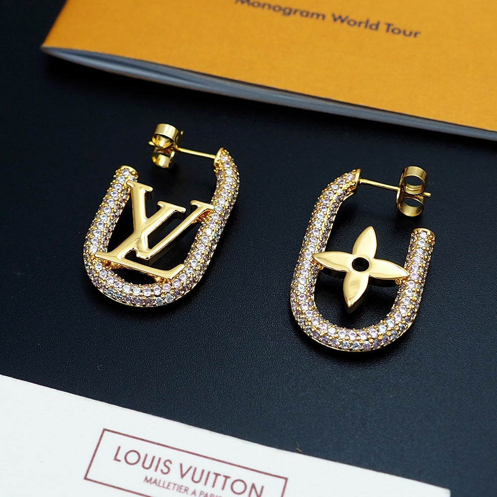 Louis Vuitton My Chain 18K Gold Earrings product image 9, provided for visual reference and product detail review