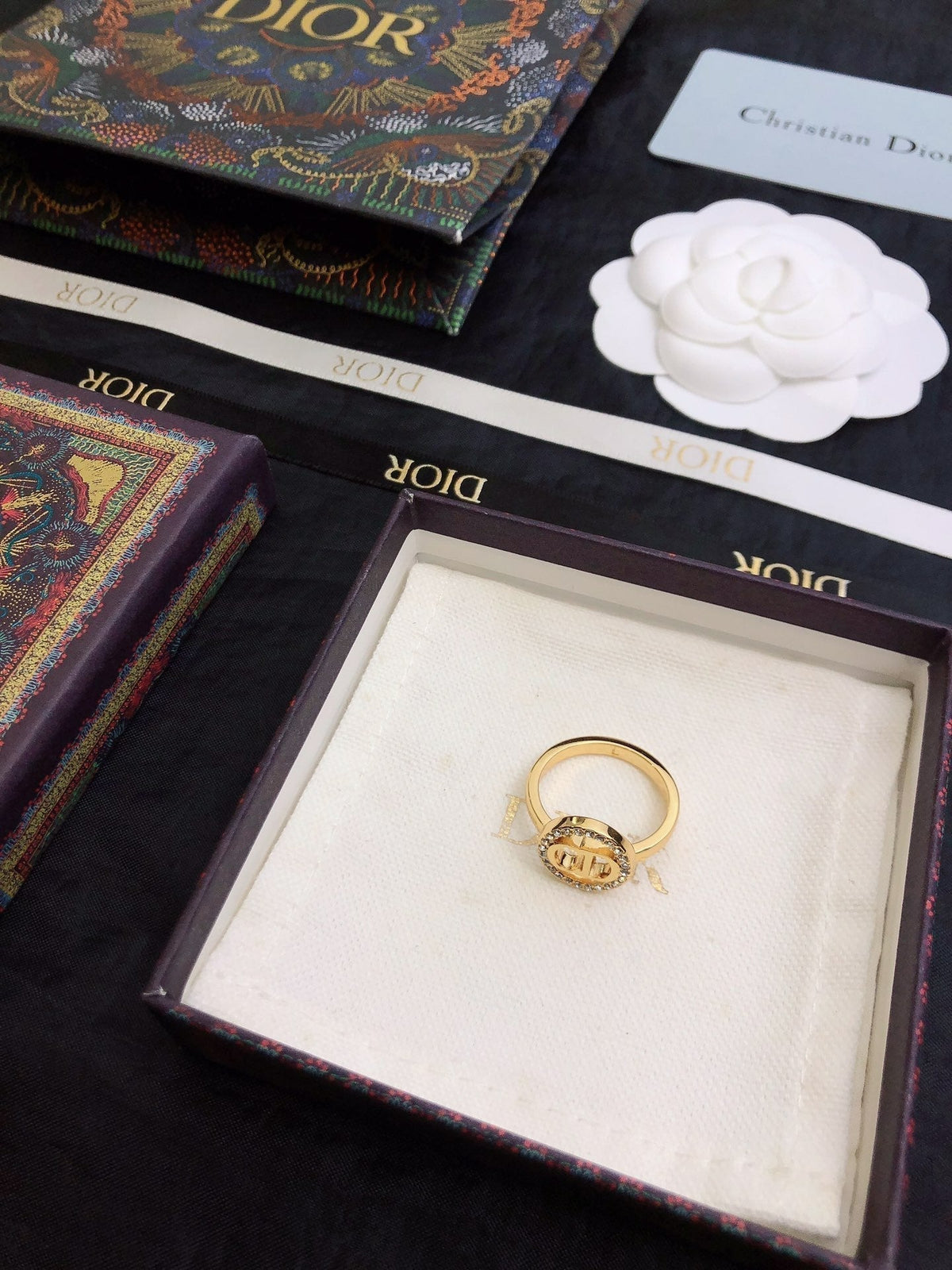 Dior Clair D Lune 18K Gold Ring product image 7, provided for visual reference and product detail review