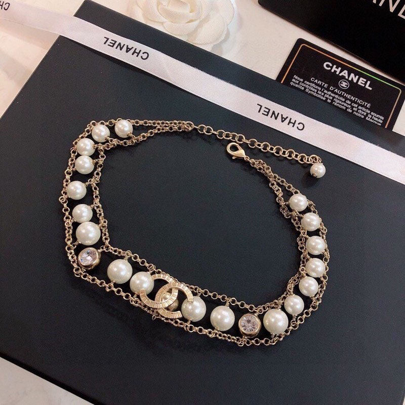 Chanel Pearl Choker Chain 18K Gold Necklace product image 1, provided for visual reference and product detail review