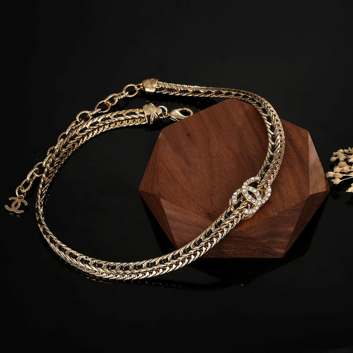 Chanel Strass Chain Choker 18K Gold Necklace product image 7, provided for visual reference and product detail review