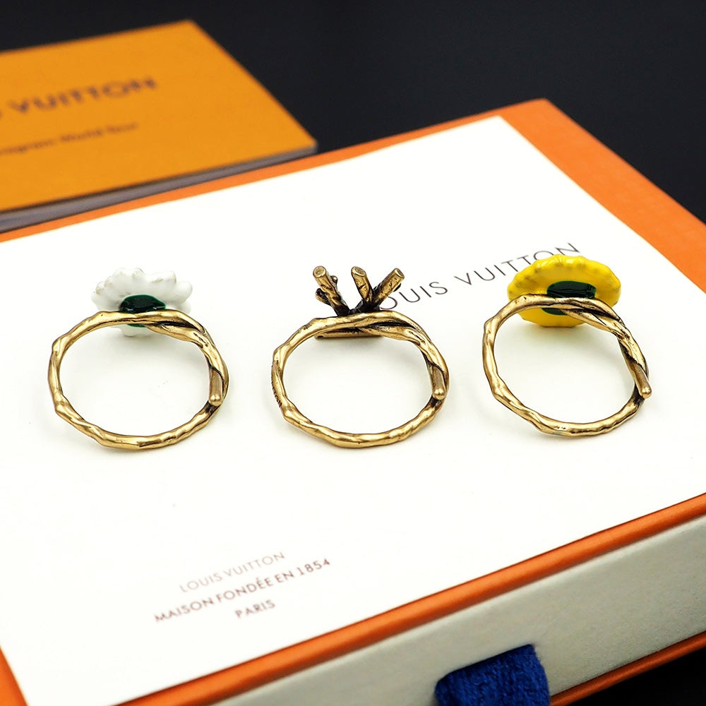 Louis Vuitton Gardening Set of Three 18K Gold Ring product image 9, provided for visual reference and product detail review