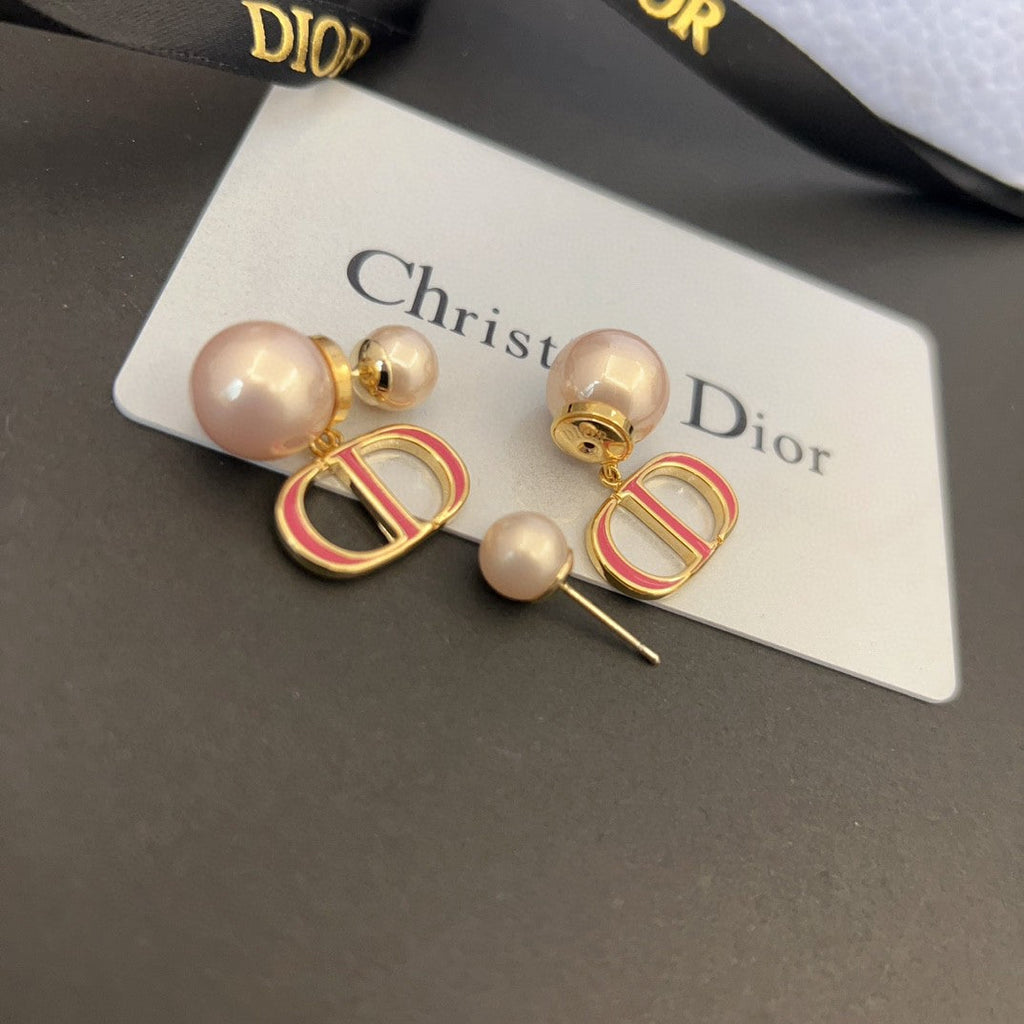 Dior 30 Montaigne Rani Pink Pearls 18K Gold Earrings product image 6, provided for visual reference and product detail review