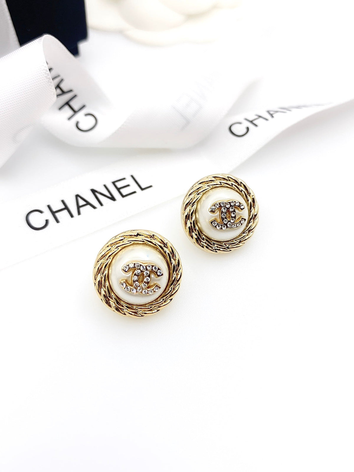 Chanel White Pearl 18K Gold Earrings product image 8, provided for visual reference and product detail review