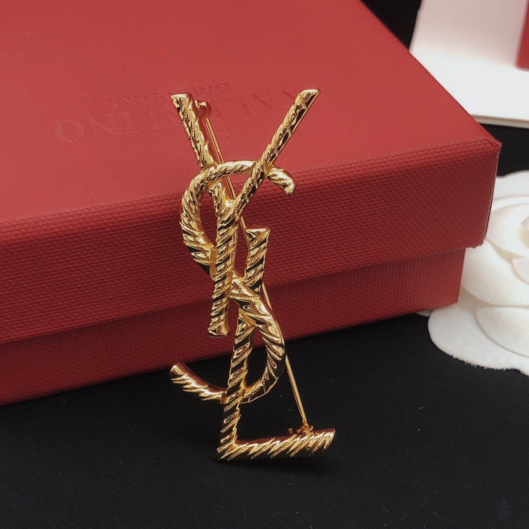 YSL Gold 18K Gold Brooch product image 8, provided for visual reference and product detail review