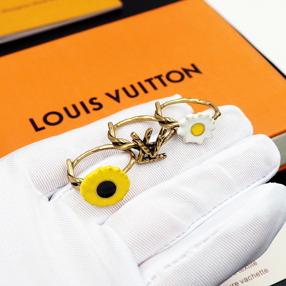 Louis Vuitton Gardening Set of Three 18K Gold Ring product image 5, provided for visual reference and product detail review