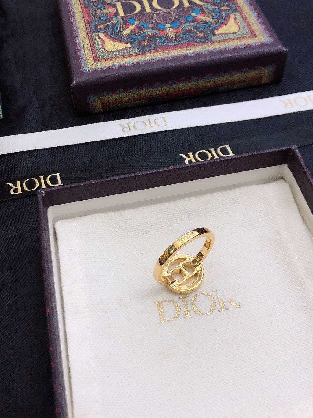 Dior Clair D Lune 18K Gold Ring product image 8, provided for visual reference and product detail review