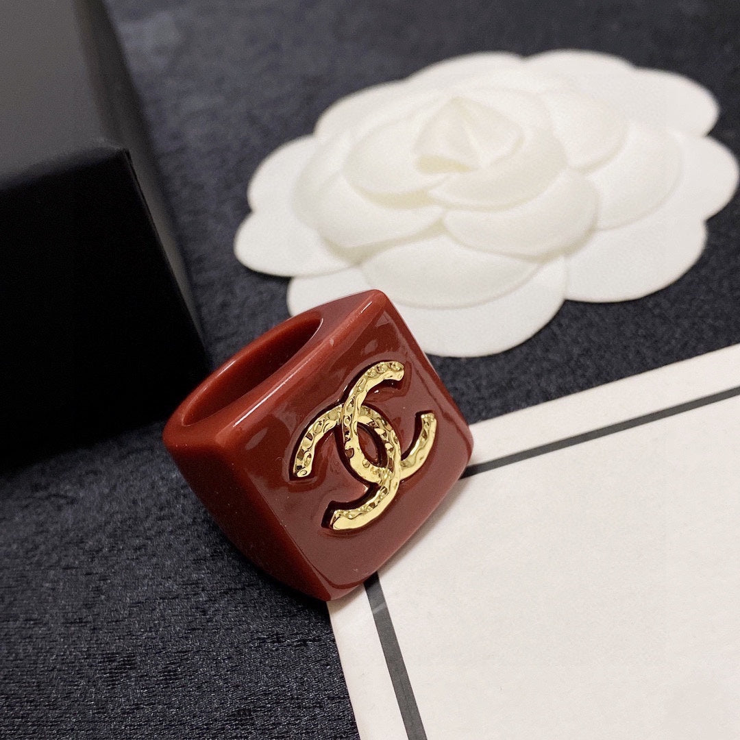 Chanel Vintage Red 18K Gold Ring product image 8, provided for visual reference and product detail review