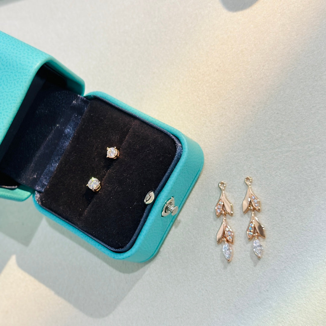Tiffany Victoria Vine Convertible Drop 18K Gold Earrings product image 5, provided for visual reference and product detail
