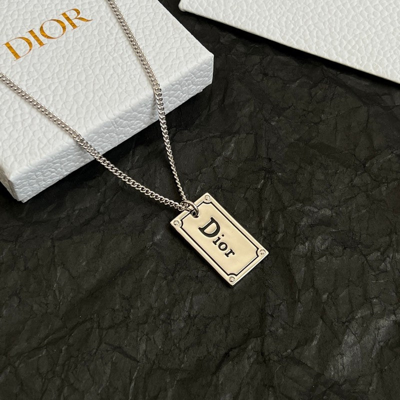 Dior Oblique Plate Pendant 18K Gold Necklace product image 9, provided for visual reference and product detail review