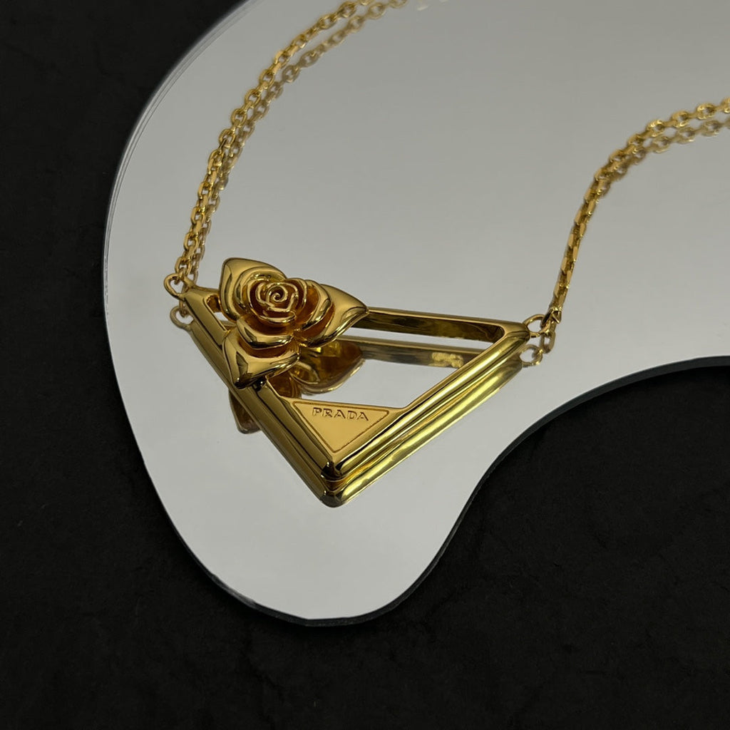 Victoire De Castellane 18K Gold Necklace product image 11, provided for visual reference and product detail review