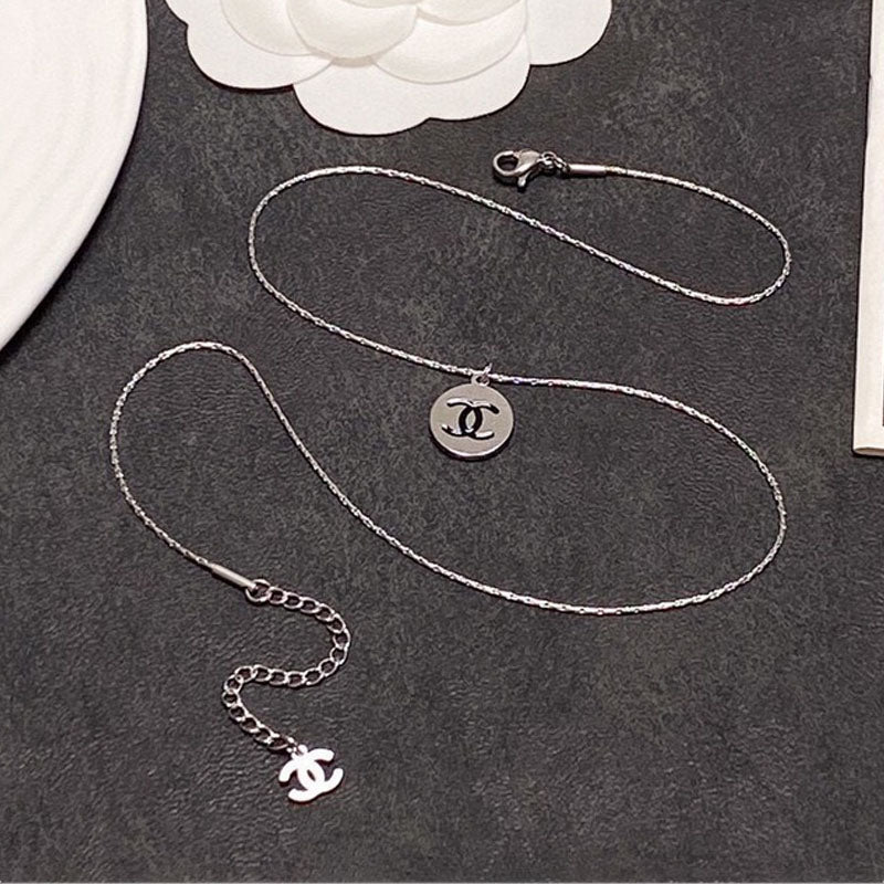 Chanel Round Logo 18K Gold Necklace product image 1, provided for visual reference and product detail review