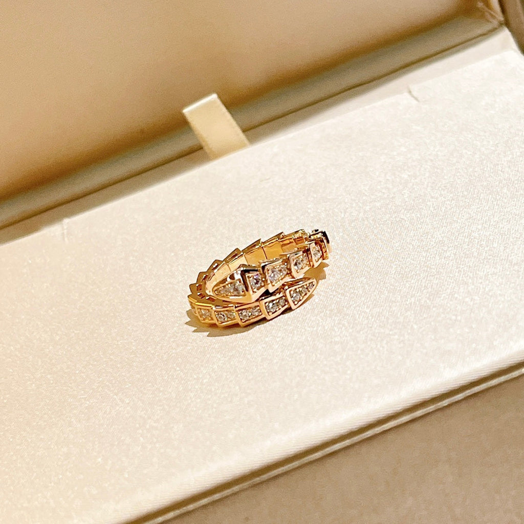 Bvlgari Serpenti Viper Pave Diamond 18K Gold Ring product image 10, provided for visual reference and product detail review