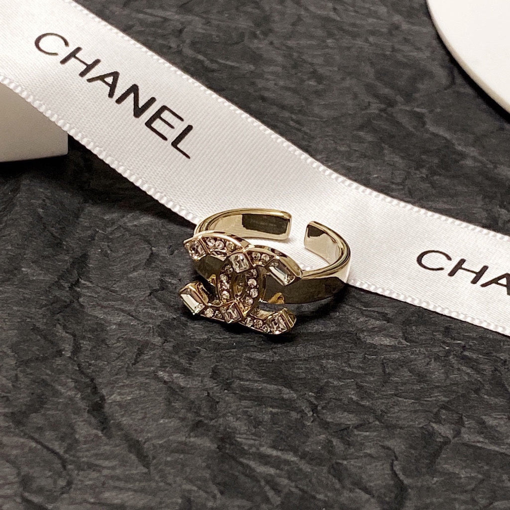 Chanel Crystals 18K Gold Ring product image 2, provided for visual reference and product detail review