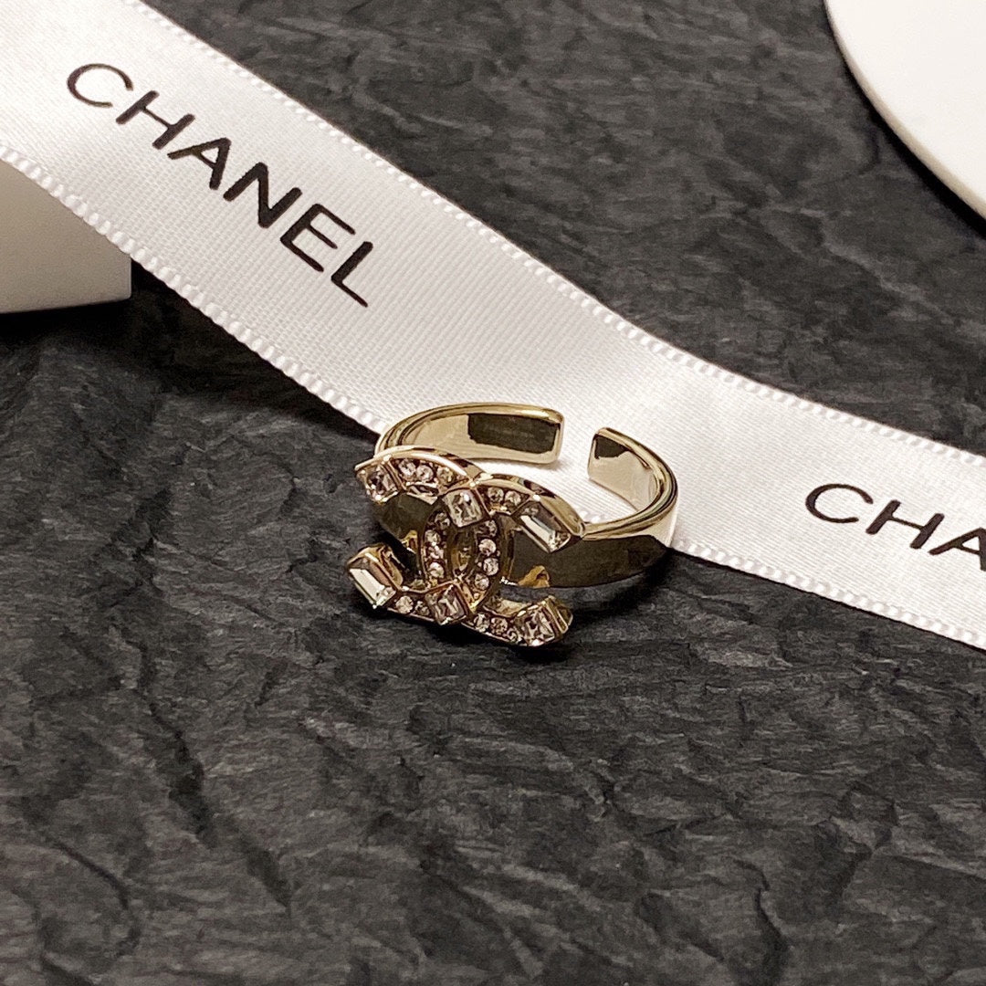 Chanel Crystals 18K Gold Ring product image 2, provided for visual reference and product detail review