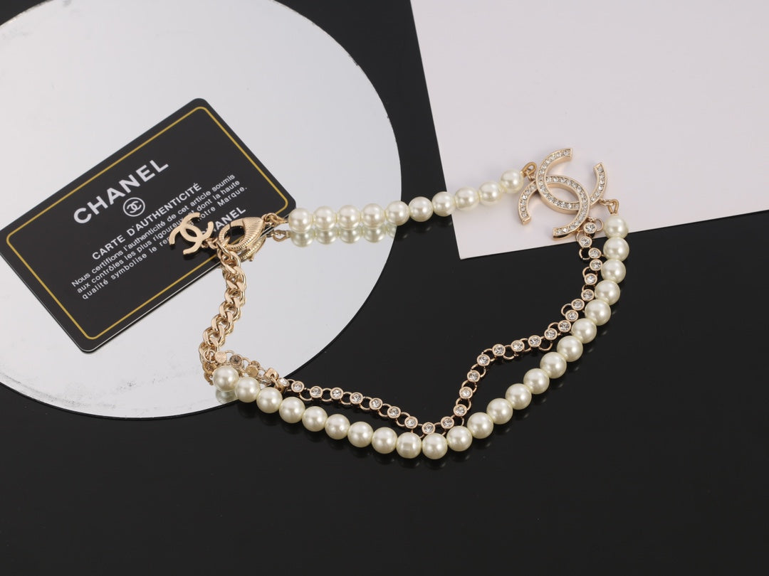 Chanel Pearls 18K Gold Necklace product image 8, provided for visual reference and product detail review