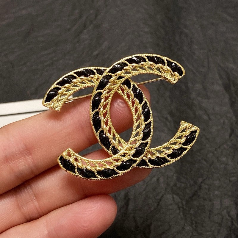 Chanel Leather Gold 18K Gold Brooch product image 1, provided for visual reference and product detail review