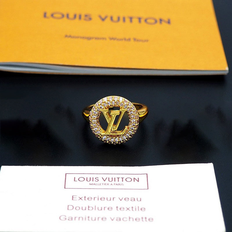 Louis Vuitton Louisa 18K Gold Ring product image 5, provided for visual reference and product detail review