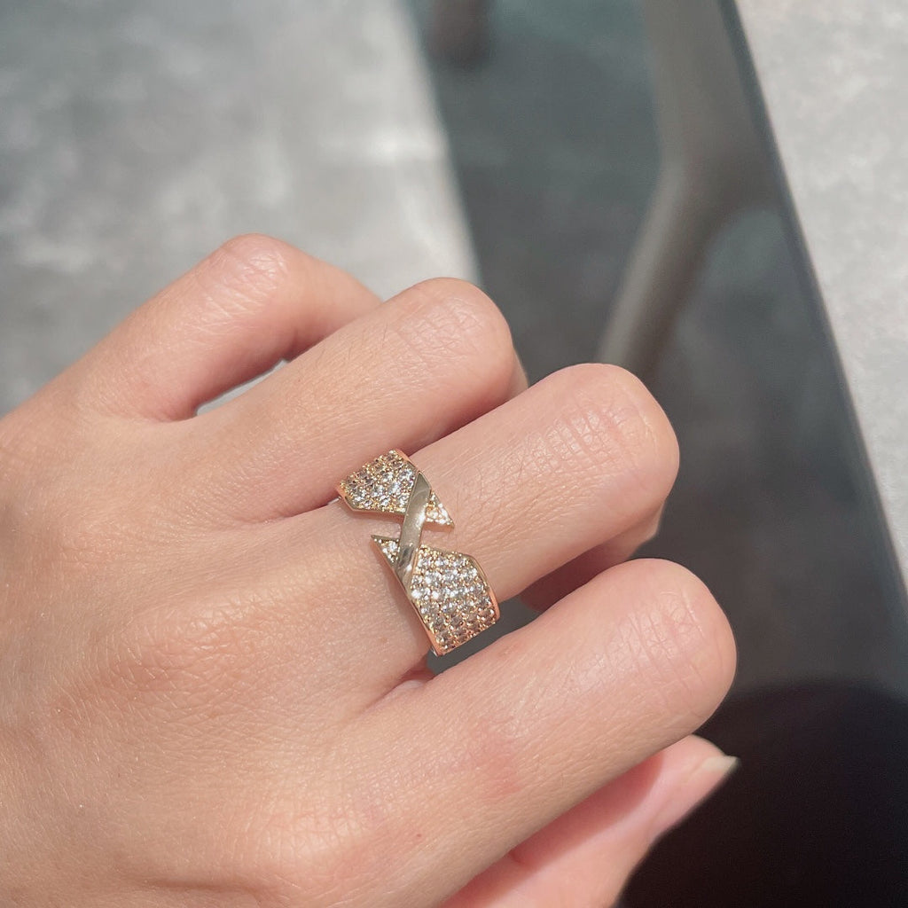 Liens Diamond 18K Gold Ring product image 9, provided for visual reference and product detail review