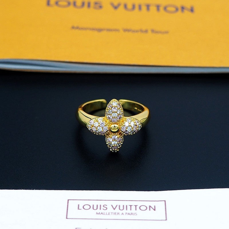 Louis Vuitton Louisa 18K Gold Ring product image 3, provided for visual reference and product detail review