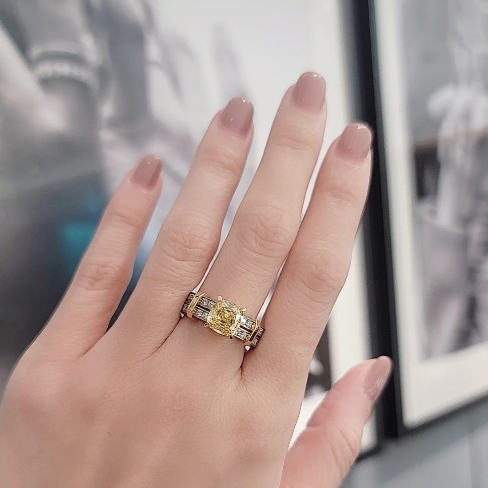 Tiffany Schlumberger Stone 18K Gold Ring product image 8, provided for visual reference and product detail review