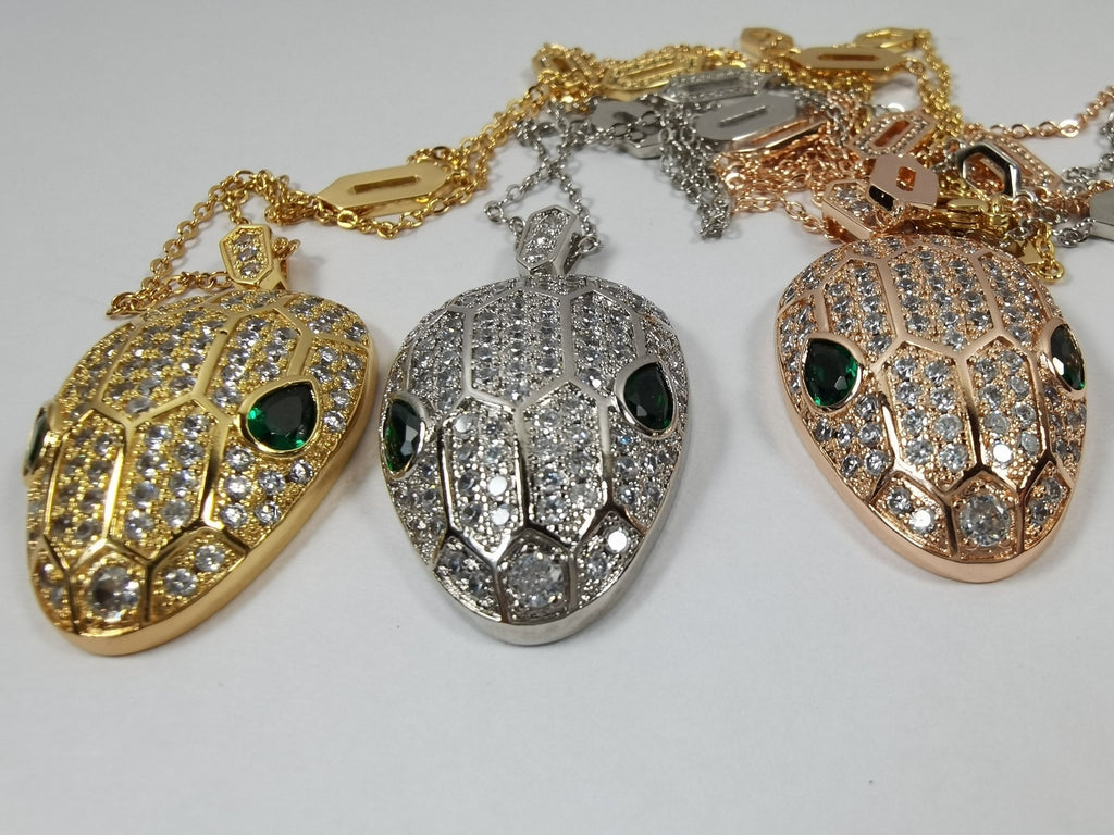 Bvlgari Serpenti Emerald 18K Gold Necklace product image 2, provided for visual reference and product detail review