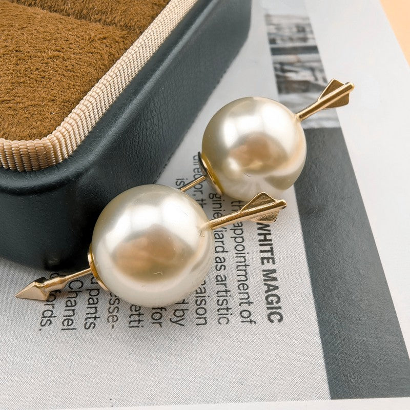 Dior Tribales 18K Gold Earrings product image 7, provided for visual reference and product detail review