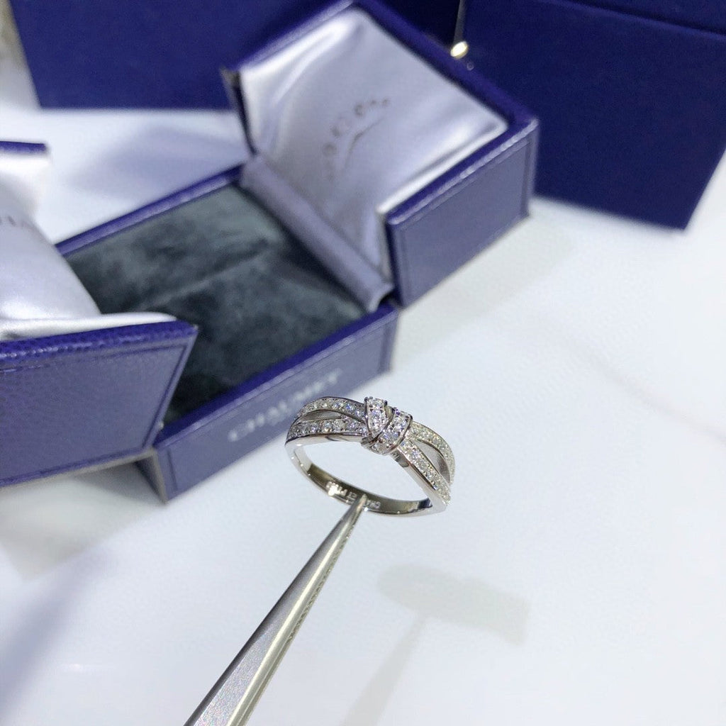 Diamond 18K Gold Ring product image 9, provided for visual reference and product detail review