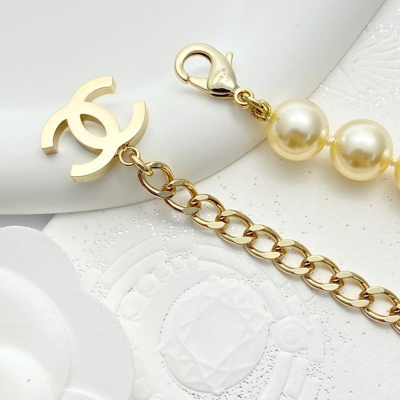 Chanel Pearl Chain 18K Gold Necklace product image 8, provided for visual reference and product detail review