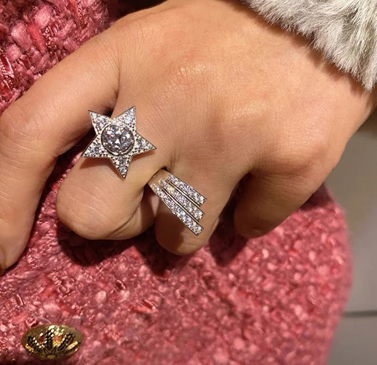Chanel Comete Diamonds 18K Gold Ring product image 8, provided for visual reference and product detail review
