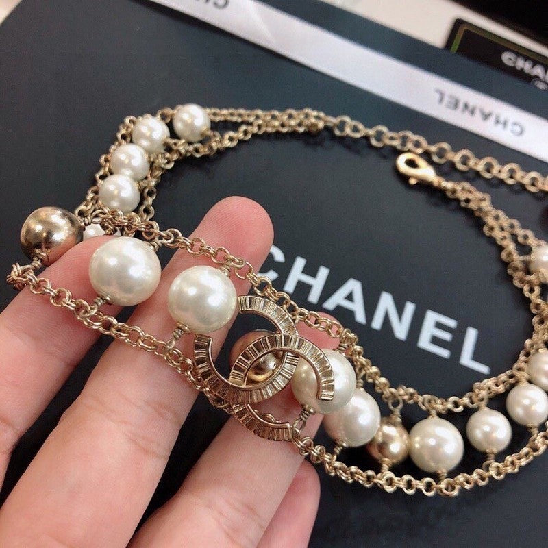 Chanel Pearl Choker Chain 18K Gold Necklace product image 6, provided for visual reference and product detail review